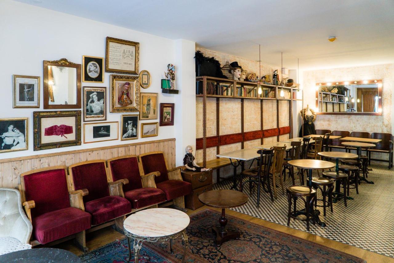 Pars Teatro Hostel (Adults Only) Barcelona Exterior photo