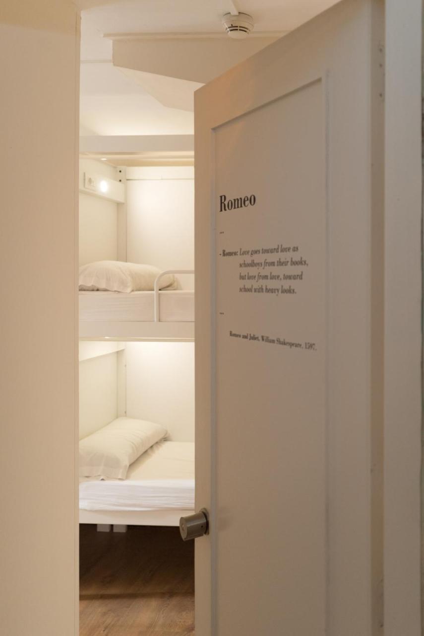 Pars Teatro Hostel (Adults Only) Barcelona Exterior photo